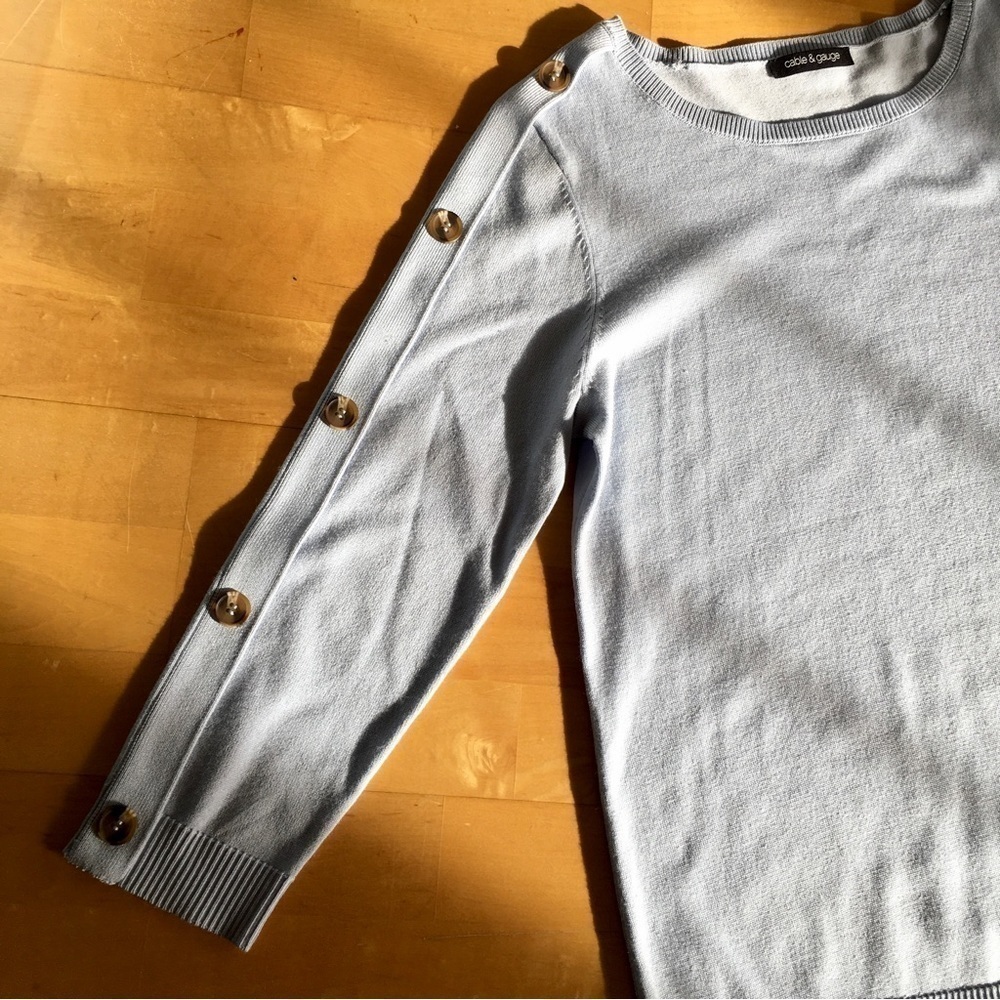 Cable & Gauge Light Blue Sweater Button Detail Size Small - Picture 16 of 17